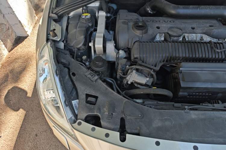 Used Volvo S60 2013 T5 Comfort Edition Engine Bay Right