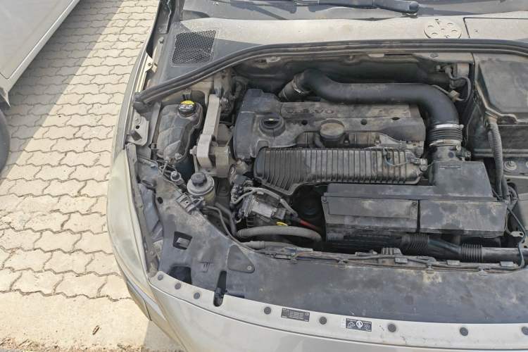 Used Volvo S60 2013 T5 Comfort Edition Engine Bay Right