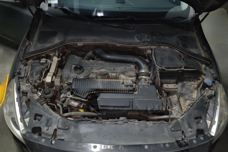 Used Volvo S60 2013 T5 Zhiya Edition Engine Bay