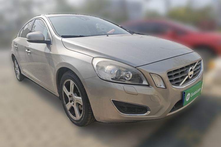 Used Volvo S60 2013 T5 Comfort Edition Front Right 45 Deg
