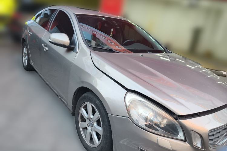 Used Volvo S60 2013 T5 Smart Edition Front Right 45 Deg