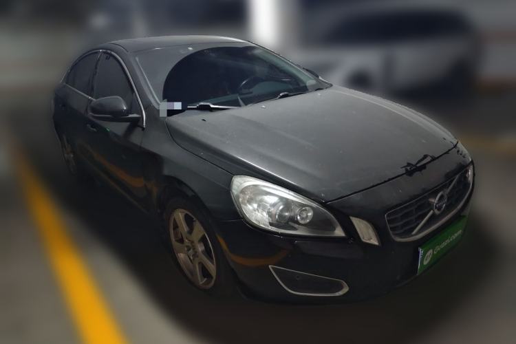 Used Volvo S60 2013 T5 Zhiya Edition Front Right 45 Deg