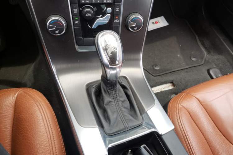 Used Volvo S60 2013 T5 Comfort Edition Gear Lever