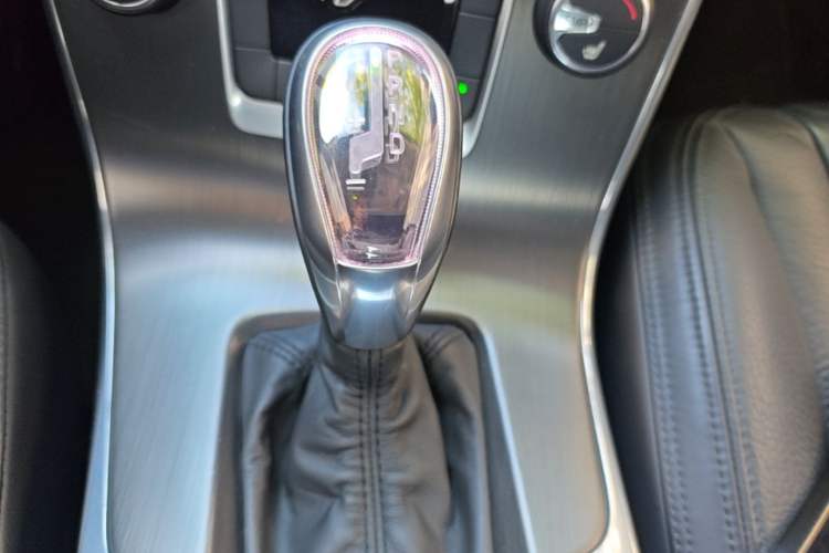 Used Volvo S60 2013 T5 Comfort Edition Gear Lever