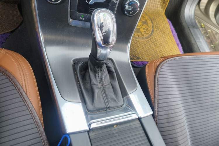 Used Volvo S60 2013 T5 Zhiya Edition Gear Lever