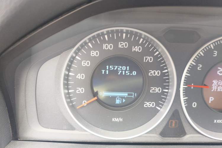 Used Volvo S60 2013 T5 Zhiya Edition Odometer Close Up
