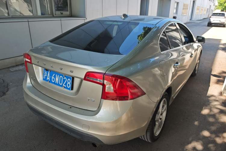 Used Volvo S60 2013 T5 Comfort Edition Rear Right 45 Deg