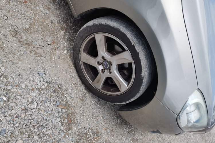 Used Volvo S60 2013 T5 Comfort Edition Right Front Wheel Hub
