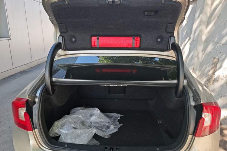 Used Volvo S60 2013 T5 Comfort Edition Trunk