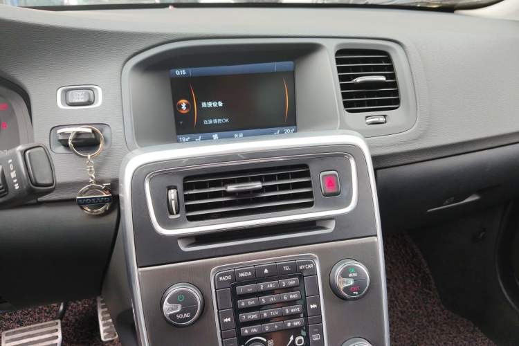 Used Volvo S60 2013 T5 Comfort Edition Audio And AC Panel