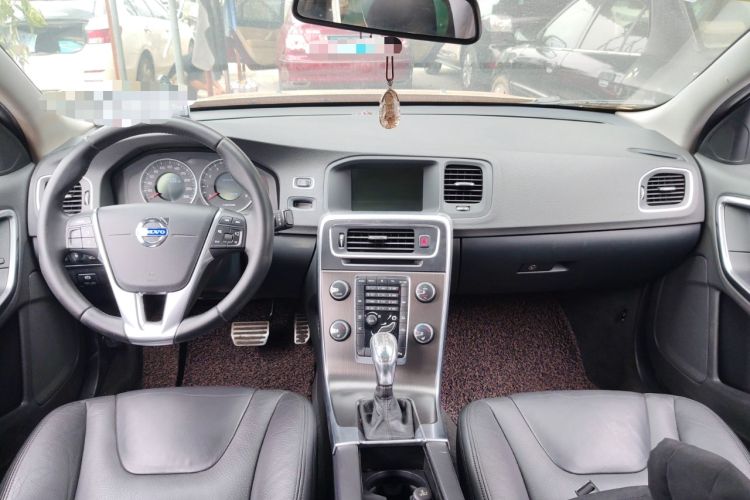 Used Volvo S60 2013 T5 Comfort Edition Center Console