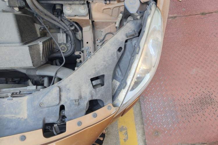 Used Volvo S60 2013 T5 Comfort Edition Engine Bay Left