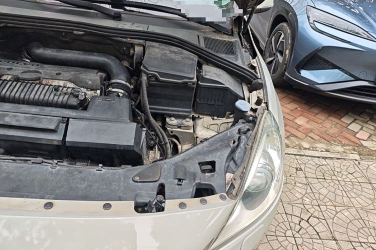 Used Volvo S60 2013 T5 Comfort Edition Engine Bay Left