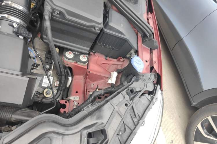 Used Volvo S60 2013 T5 Comfort Edition Engine Bay Left