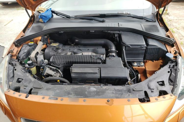 Used Volvo S60 2013 T5 Comfort Edition Engine Bay