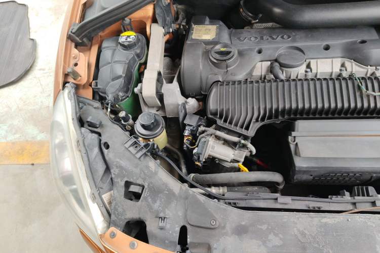 Used Volvo S60 2013 T5 Comfort Edition Engine Bay Right