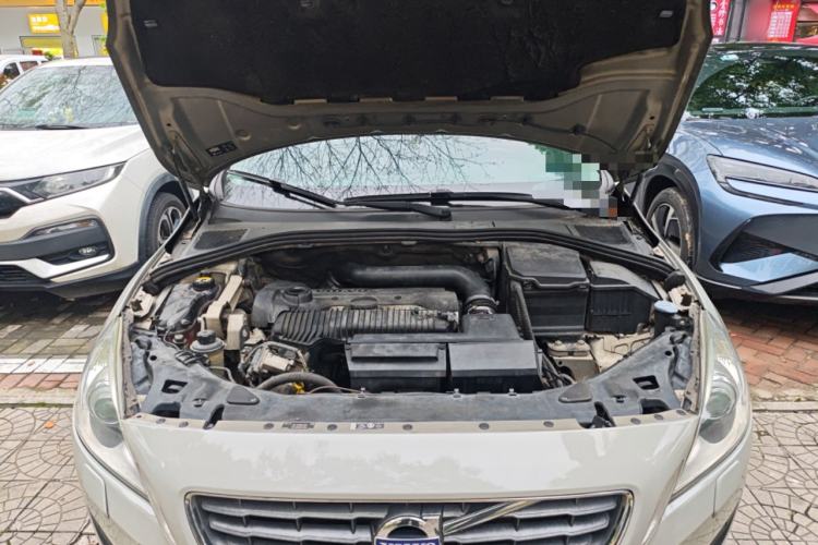 Used Volvo S60 2013 T5 Comfort Edition Engine Bay