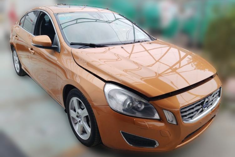 Used Volvo S60 2013 T5 Comfort Edition Front Right 45 Deg