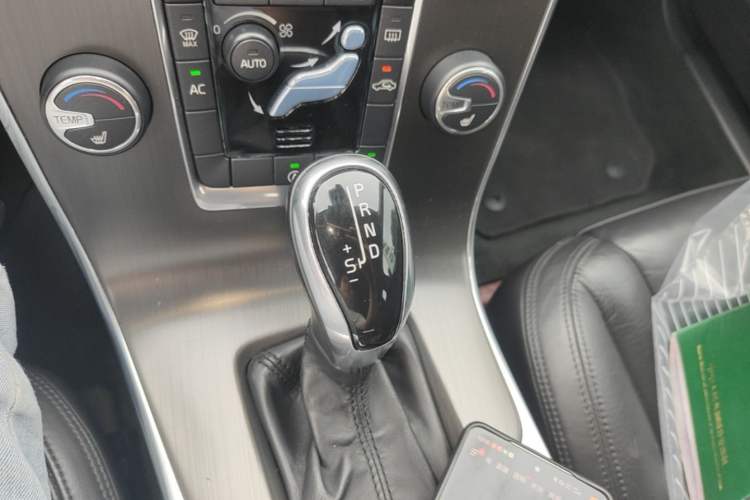 Used Volvo S60 2013 T5 Comfort Edition Gear Lever