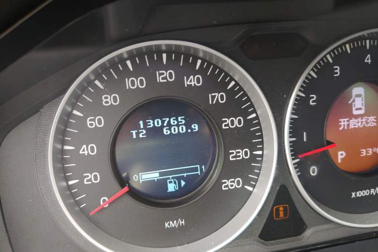 Used Volvo S60 2013 T5 Comfort Edition Odometer Close Up