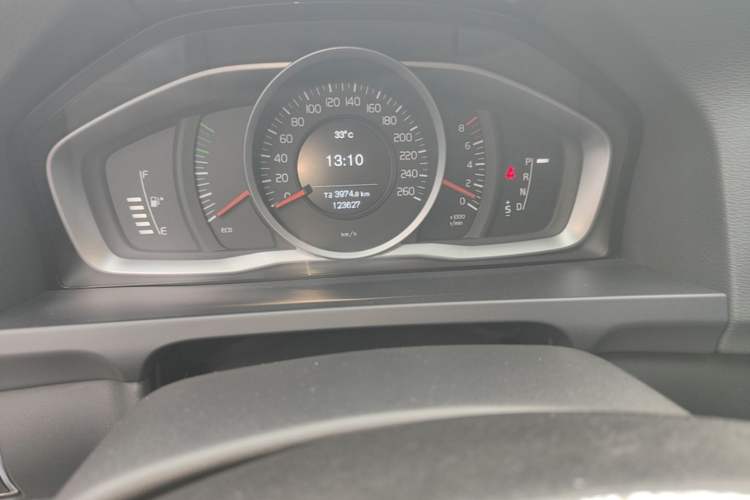 Used Volvo S60 2013 T5 Comfort Edition Odometer Close Up