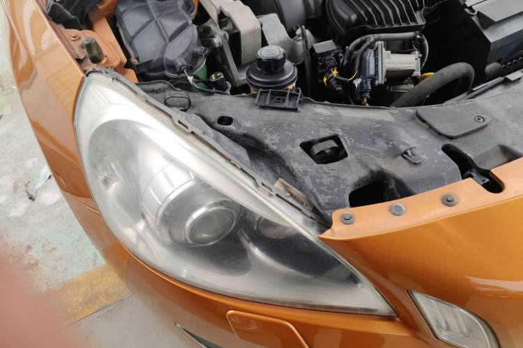 Used Volvo S60 2013 T5 Comfort Edition Right Front Headlight
