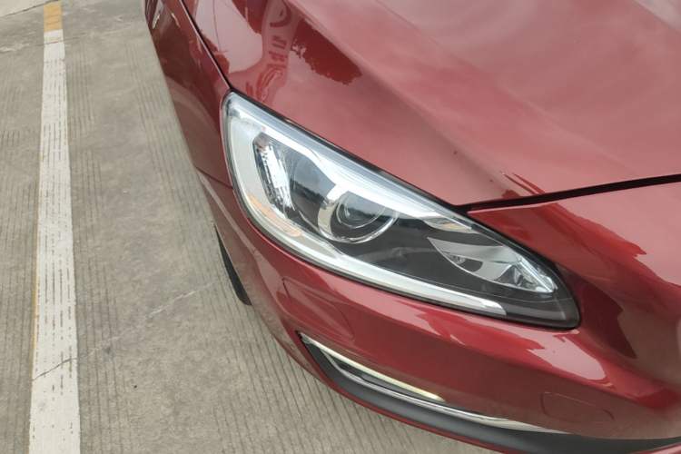 Used Volvo S60 2013 T5 Comfort Edition Right Front Headlight
