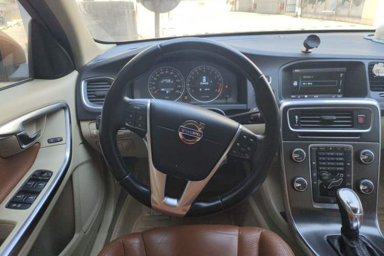 Used Volvo S60 2013 T5 Comfort Edition Steering Wheel