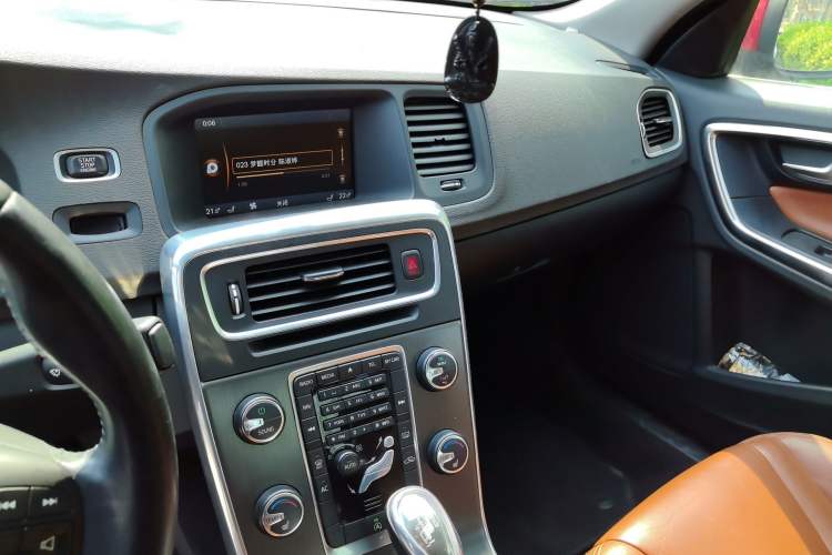 Used Volvo S60 2013 T5 Zhiya Edition Audio And AC Panel