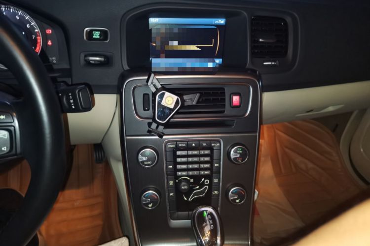 Used Volvo S60 2013 T5 Comfort Edition Audio And AC Panel