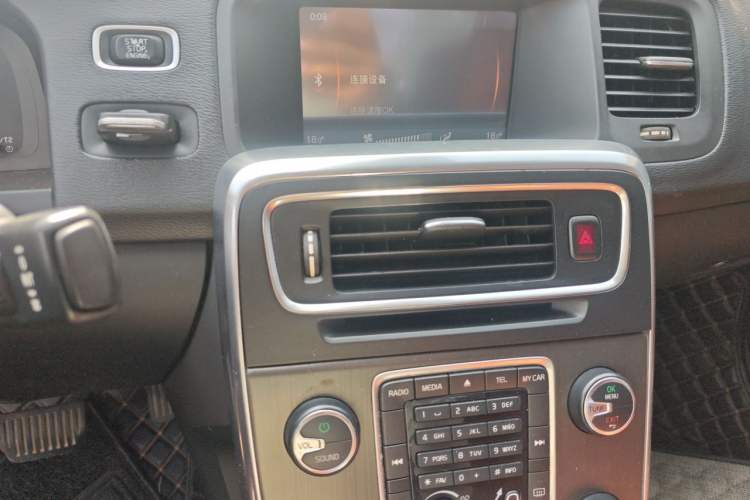Used Volvo S60 2013 T5 Smart Edition Audio And AC Panel