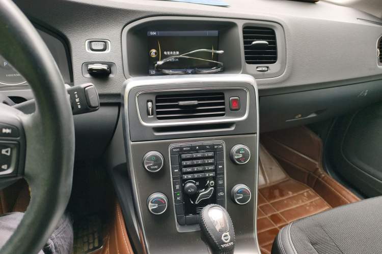 Used Volvo S60 2013 T5 Smart Edition Audio And AC Panel
