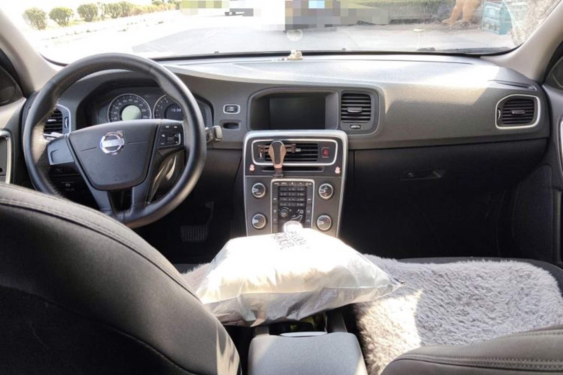 Used Volvo S60 2013 2.0T Progressive Edition Center Console