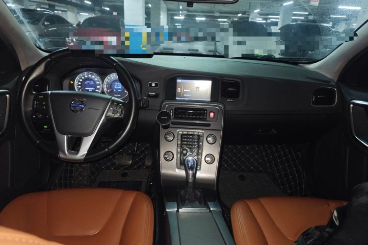 Used Volvo S60 2013 T5 Comfort Edition Center Console