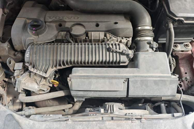 Used Volvo S60 2013 T5 Smart Edition Engine Bay