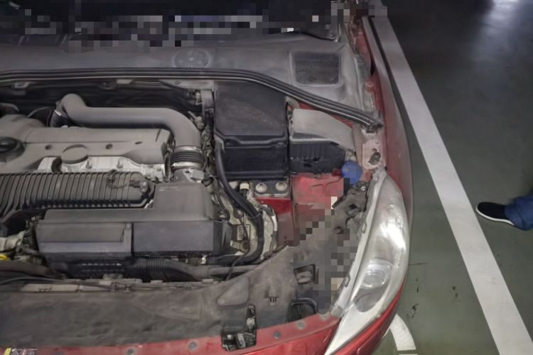 Used Volvo S60 2013 T5 Comfort Edition Engine Bay Left