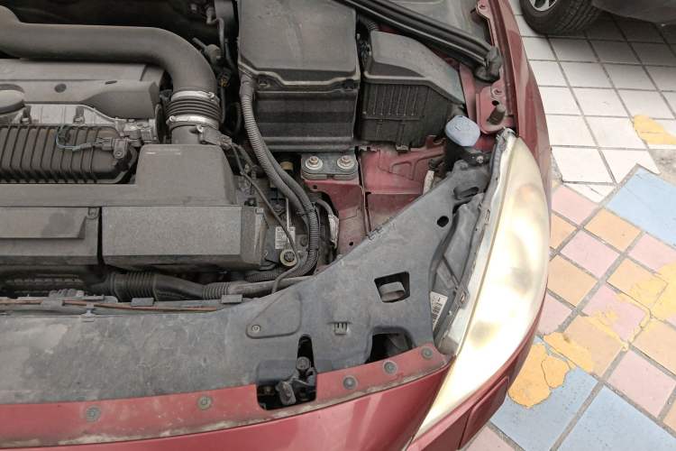 Used Volvo S60 2013 T5 Zhiya Edition Engine Bay Left