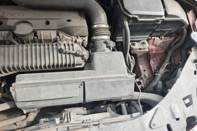 Used Volvo S60 2013 T5 Smart Edition Engine Bay Left