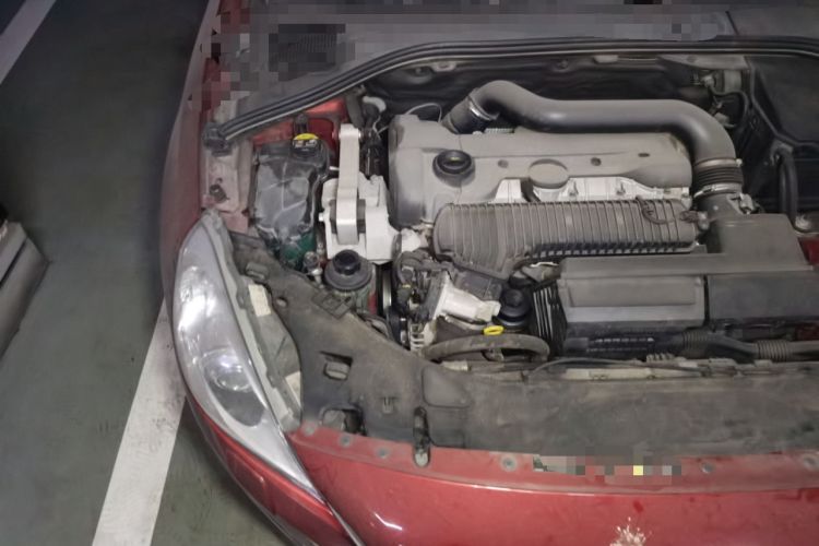Used Volvo S60 2013 T5 Comfort Edition Engine Bay Right