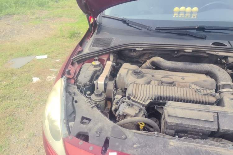Used Volvo S60 2013 T5 Comfort Edition Engine Bay Right