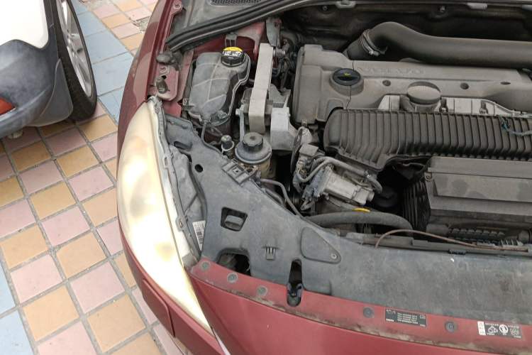 Used Volvo S60 2013 T5 Zhiya Edition Engine Bay Right