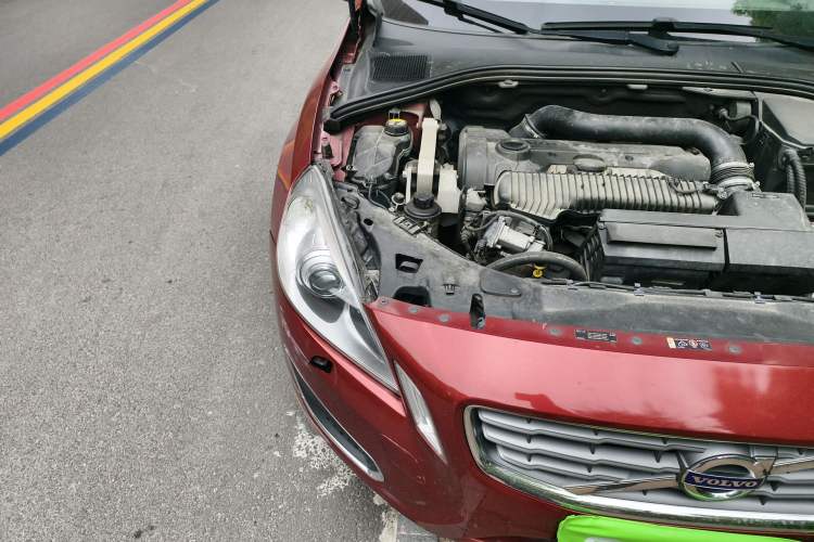 Used Volvo S60 2013 T5 Smart Edition Engine Bay Right