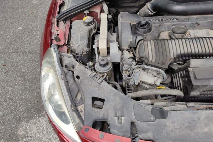 Used Volvo S60 2013 T5 Comfort Edition Engine Bay Right