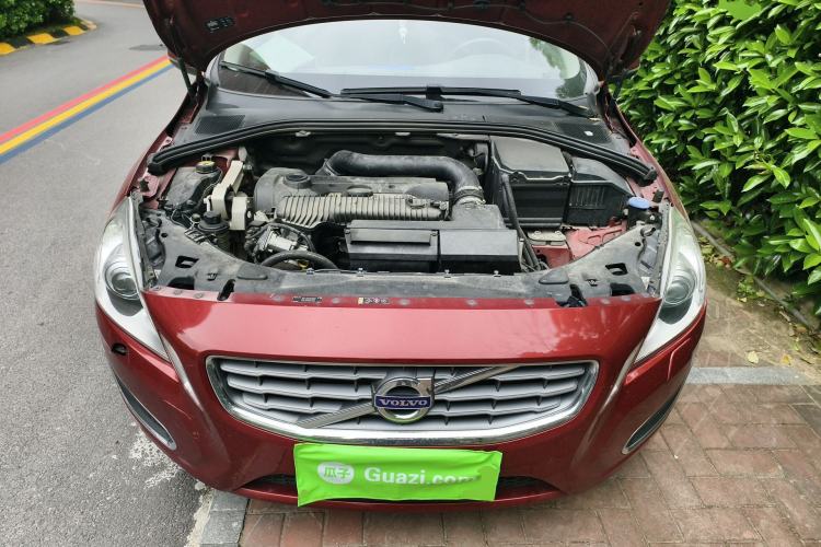 Used Volvo S60 2013 T5 Smart Edition Engine Bay