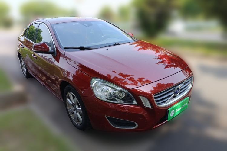 Used Volvo S60 2013 T5 Smart Edition Front Right 45 Deg