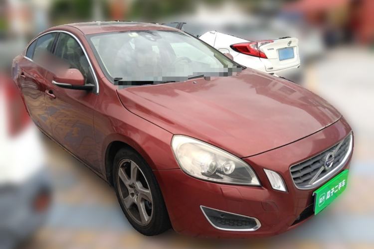 Used Volvo S60 2013 T5 Zhiya Edition Front Right 45 Deg