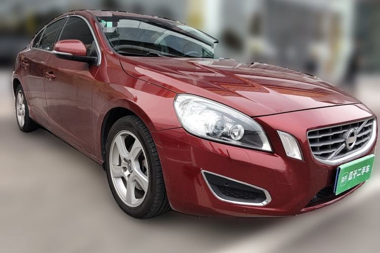 Used Volvo S60 2013 T5 Zhiya Edition Front Right 45 Deg