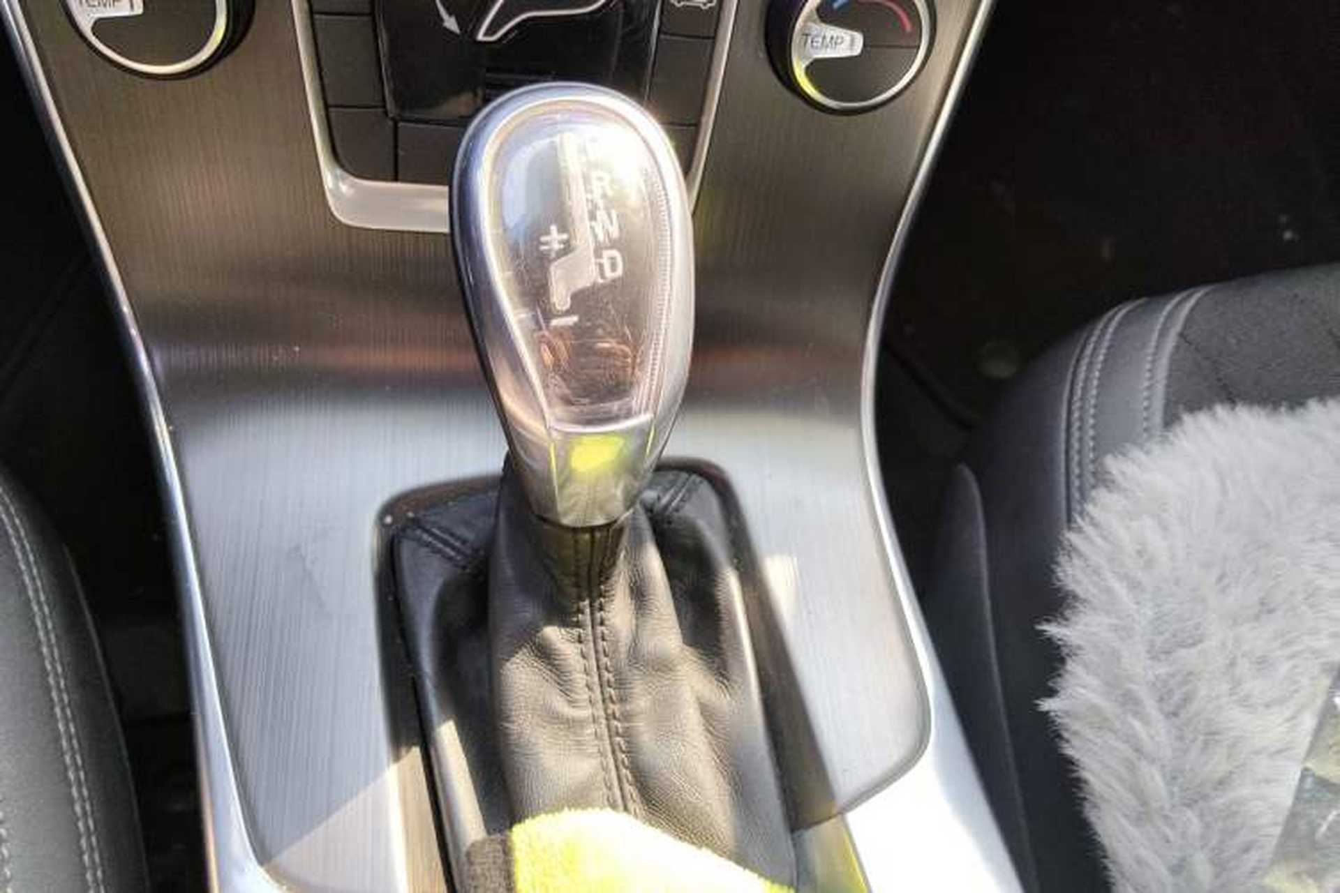 Used Volvo S60 2013 2.0T Progressive Edition Gear Lever