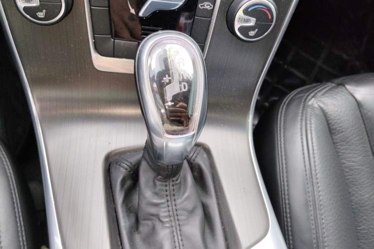 Used Volvo S60 2013 T5 Zhiya Edition Gear Lever