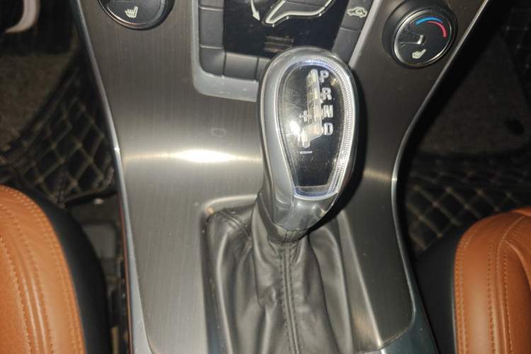 Used Volvo S60 2013 T5 Comfort Edition Gear Lever